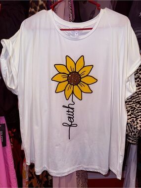 Faith White Sunflower Graphic Tee